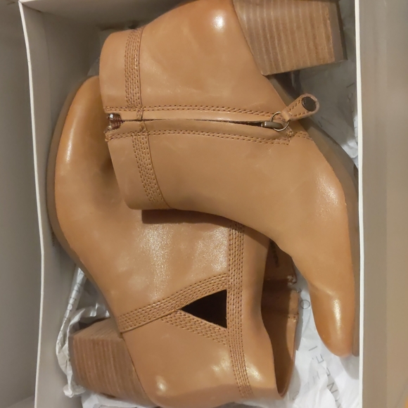 Geox Shoes - GEOX Respira Tan Ankle Boots sz 8.5